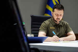 Президент нагородив 330 військових, 164 з них - посмертно